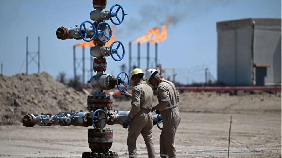 Irak Hürmüz Boğazı'ndan Geçişte Petrol Fiyatlarını Düşürdü