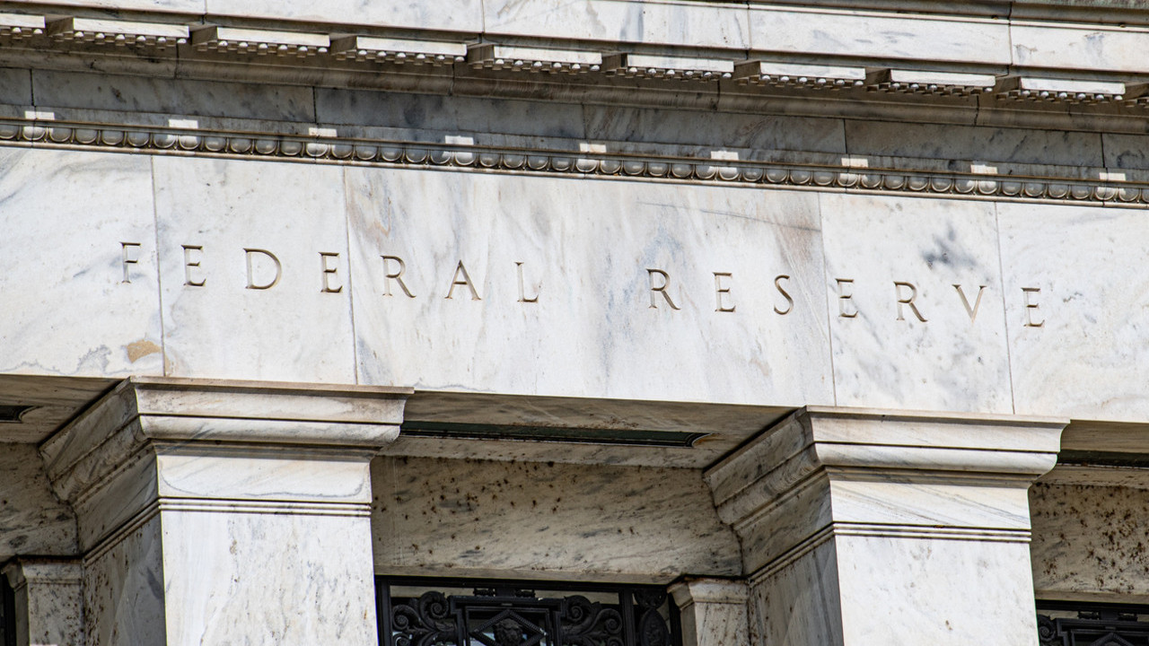 Fed'in Enflasyon Uyarısı: Sıkılaştırma Gündemde Mi?